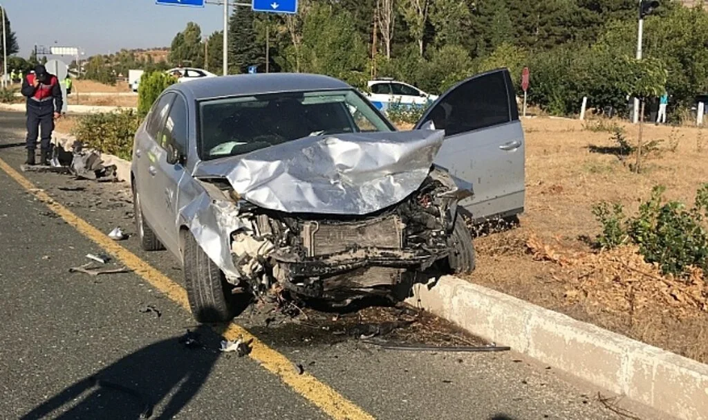 Elazığ’da trafik kazası: 1 ölü 4 yaralı