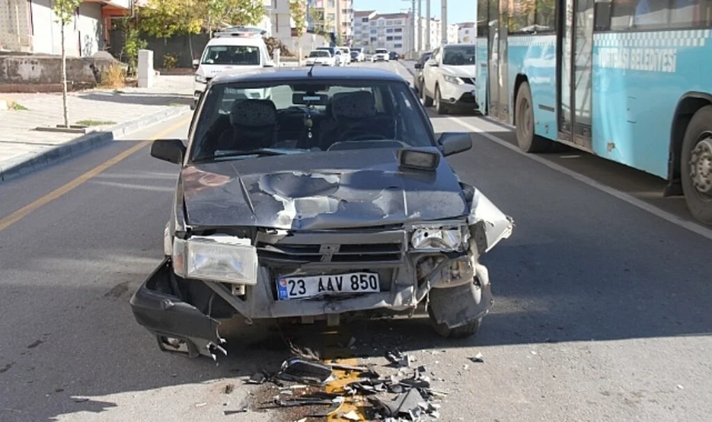Elazığ’da trafik kazası: 2 yaralı