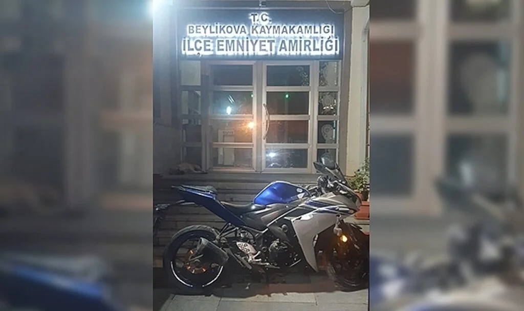 Ele geçirilen çalıntı motosiklet sahibine teslim edildi