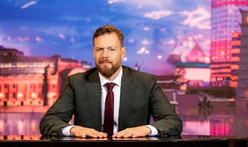 Erdoğan'a hakaret içeren programın sunucusu istifa etti