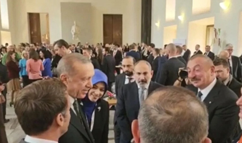Erdoğan, Aliyev ve Paşinyan bir araya geldi