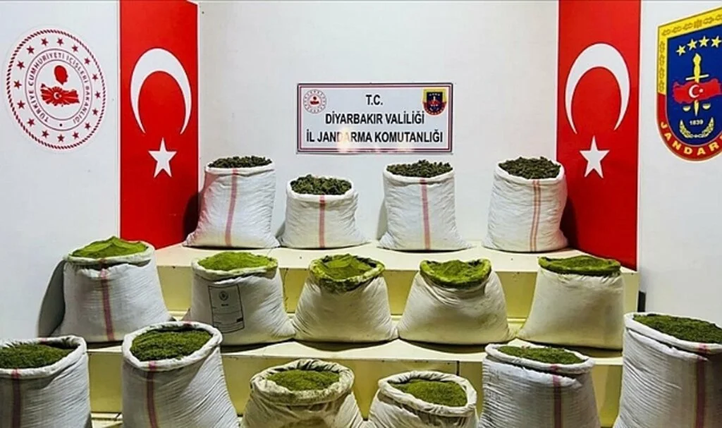 Eren Abluka Sonbahar-Kış 2 Operasyonu'nda 565 kilogram uyuşturucu ele geçirildi