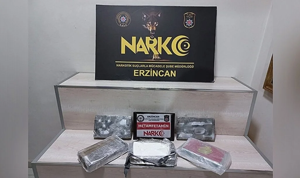 Erzincan’da termoking içerisinde 5 kilo 454 gram metamfetamin ele geçirildi