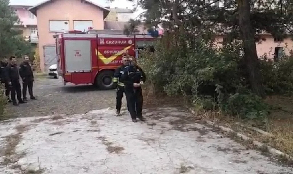 Erzurum’da metruk binada yangın