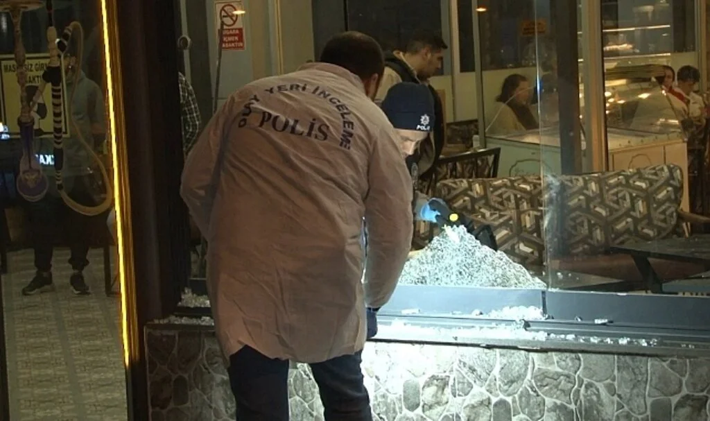 Esenyurt’ta kafeye silahlı saldırı