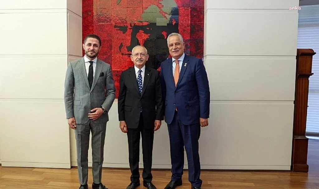 Eski AK Parti Hakkari Milletvekili Fehmi Öztunç CHP 'ye Katıldı