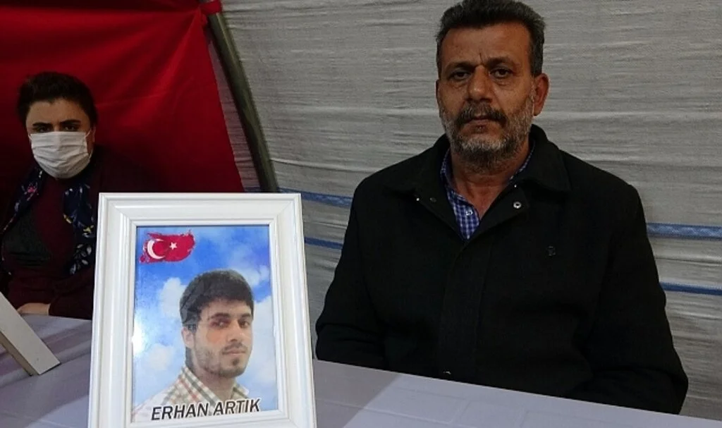 Evlat nöbetindeki baba oğluna kavuşamadan kansere yenik düştü