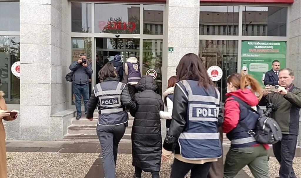 FETÖ yapılanmasına Gazi Turgut Aslan Operasyonu: 13 gözaltı