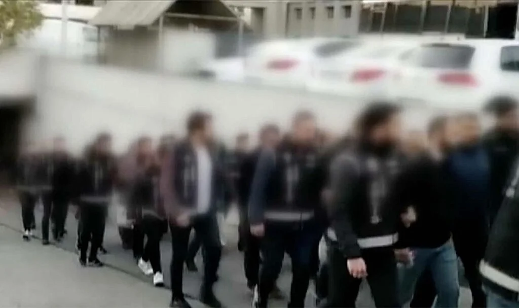 FETÖ'ye yönelik Gazi Turgut Aslan Operasyonu'nda 219 "mahrem kurye" tutuklandı