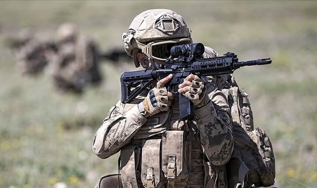 Fırat Kalkanı ve Barış Pınarı bölgelerinde 13 PKK/YPG'li terörist etkisiz hale getirildi