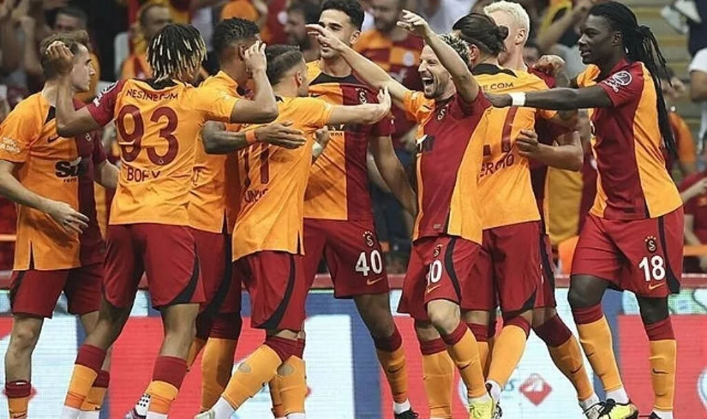 Galatasaray, lider Adana Demirspor'un konuğu