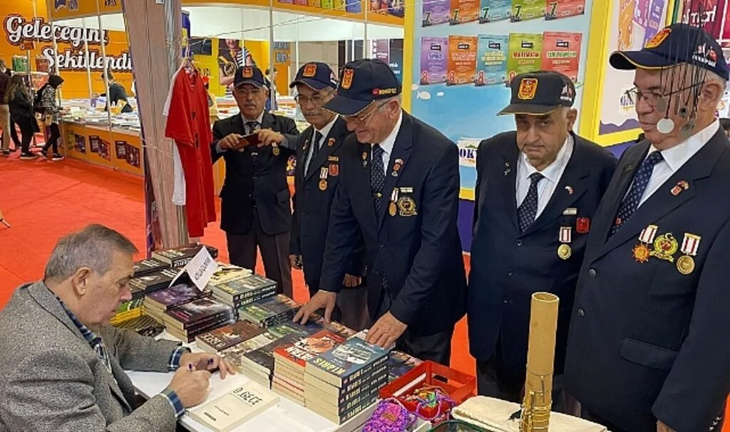 Samsun Muharip Gaziler Derneği üyeleri ADD standına ziyaret