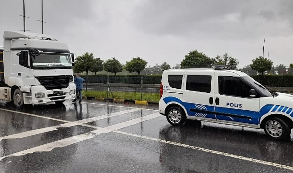 Gülüç kavşağında iki tır çarpıştı: 1 yaralı
