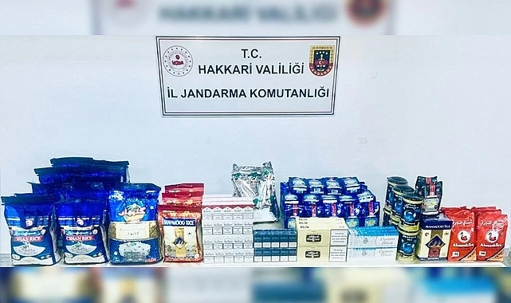 Hakkari’de kaçak sigara ve gıda malzemesi ele geçirildi