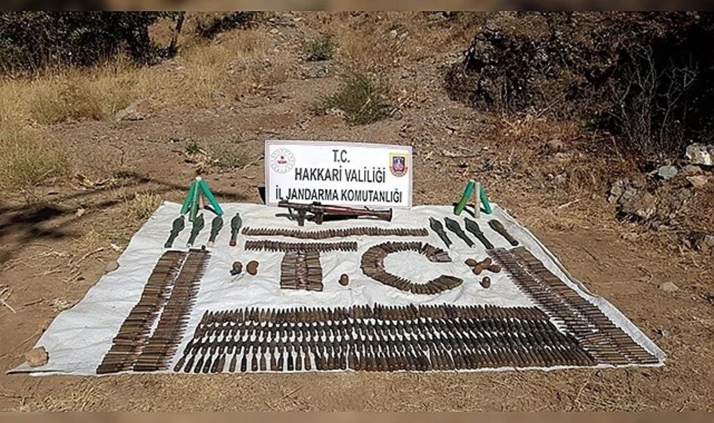 Hakkari kırsalındaki sığınakta mühimmat ele geçirildi