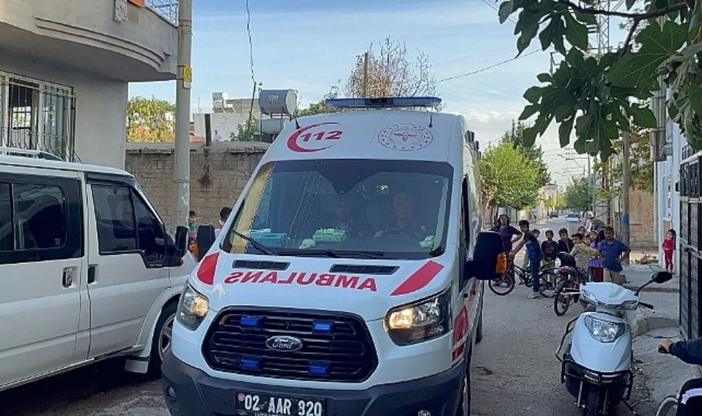 Halı silkelerken beton zemine çakıldı