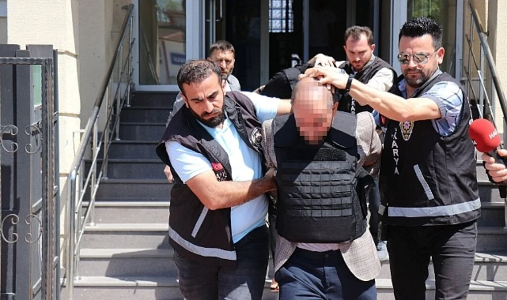 Halk Eğitimi Merkezi Müdürü kardeşini vuran şüpheli hakim karşısında