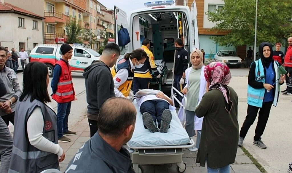 Hastanedeki yangın ve deprem tatbikatı gerçeğini aratmadı