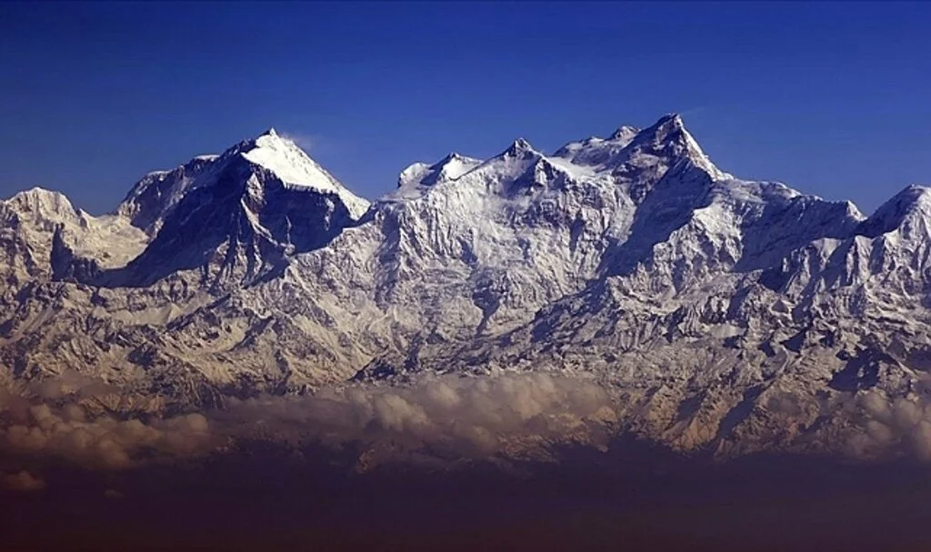 Himalayalar'da çığ düşmesi sonucu 10 dağcı öldü, 11 dağcı kayıp