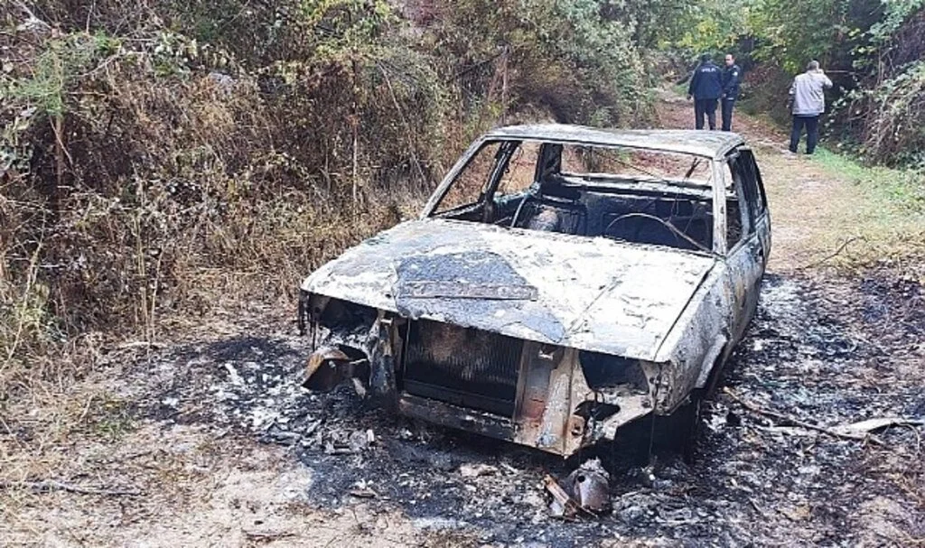 Hırsızlar çaldıkları otomobili kullandıktan sonra ateşe verdi