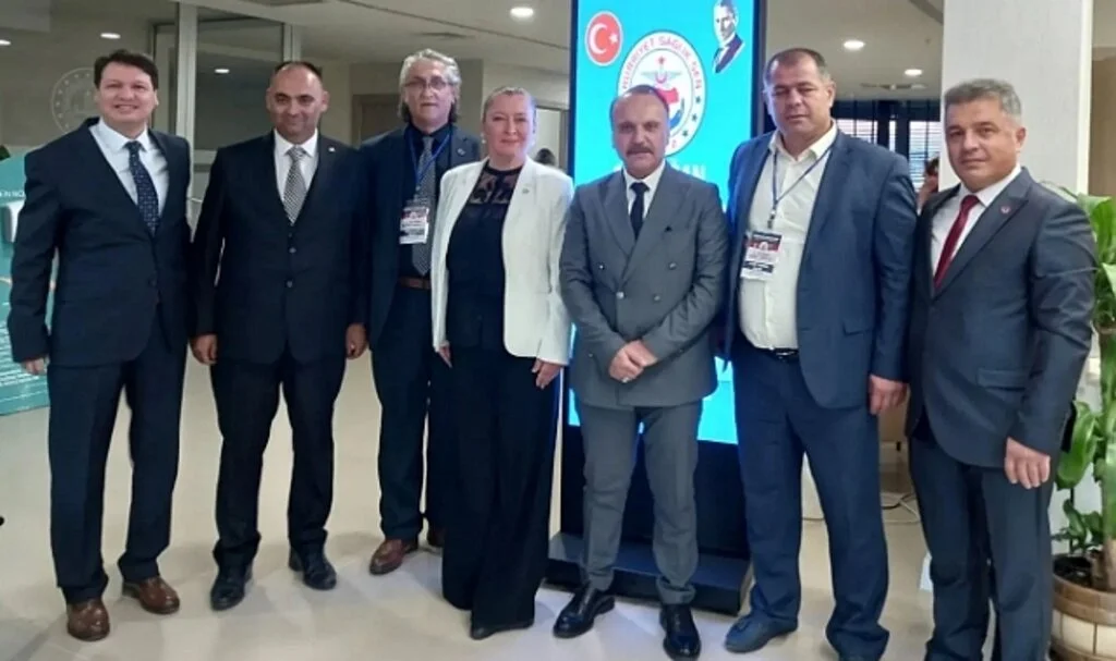 Hürriyet Sağlık-Sen'in kongresinde Genel Başkan seçilen Erdoğan Çakmak'tan sağlık  çalışanlarına söz 
