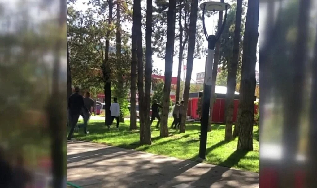 İki grup arasındaki kavga cep telefonu kamerasına yansıdı