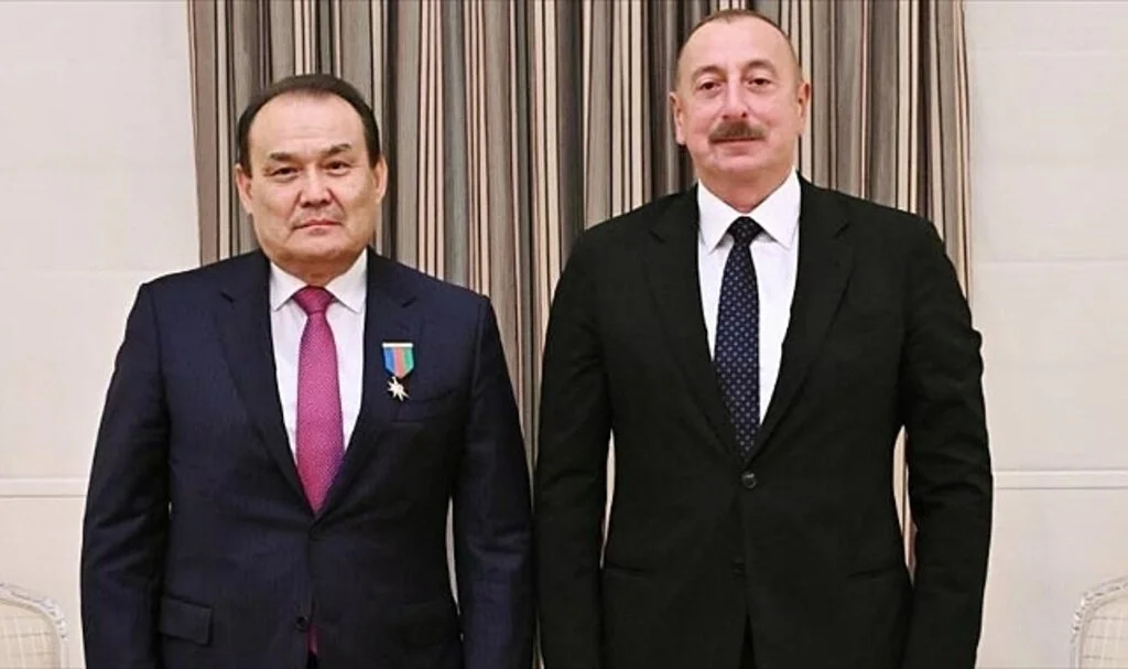 İlham Aliyev'den Türk Devletleri Teşkilatı Genel Sekreteri Amreyev'e "Dostluk Nişanı"