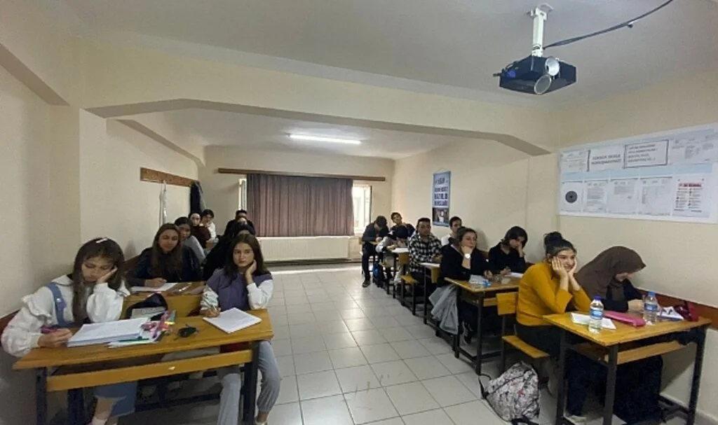 İlkadım HEM'den 679 üniversite adayına ücretsiz kurs