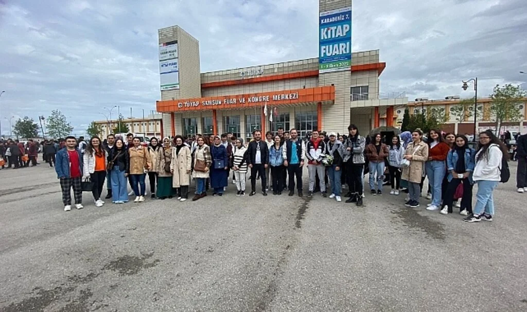 İLKEM'li öğrencilere kitap fuarı gezisi