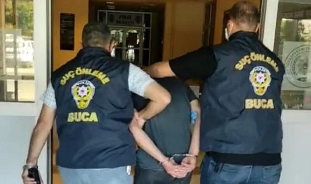 İzmir'de hastanelere dadanan hırsız kıskıvrak yakalandı