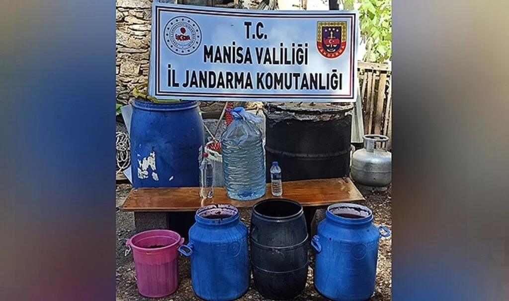 Jandarmadan Salihli’de kaçak rakı ve şarap operasyonu