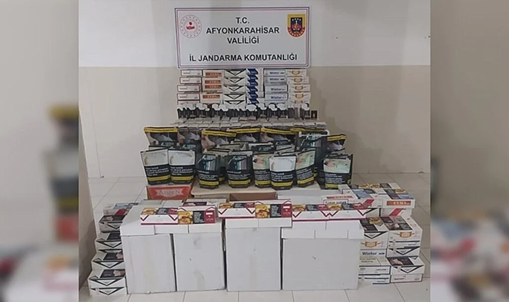 Kaçak sigara ve makaron operasyonunda 2 kişi gözaltına alındı
