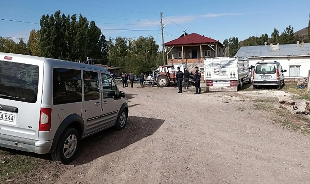 Kadın ve kocası evlerinde ölü bulundu