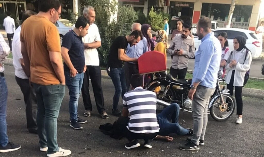 Kamyonet ile motosiklet çarpıştı: 1 yaralı