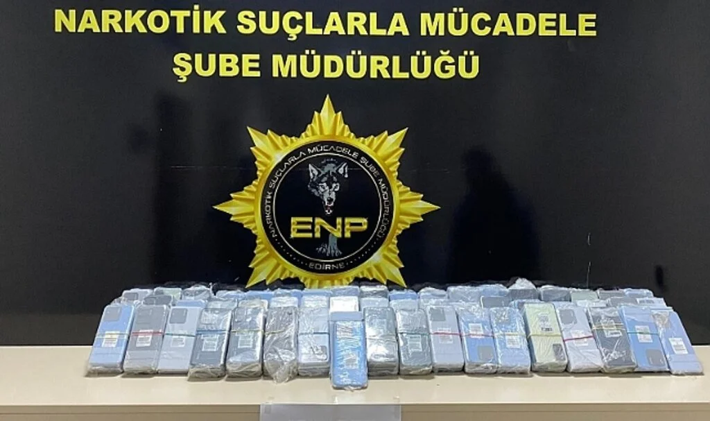 Kapıkule'de 2 milyon 400 bin lira değerinde kaçak telefon ele geçirildi