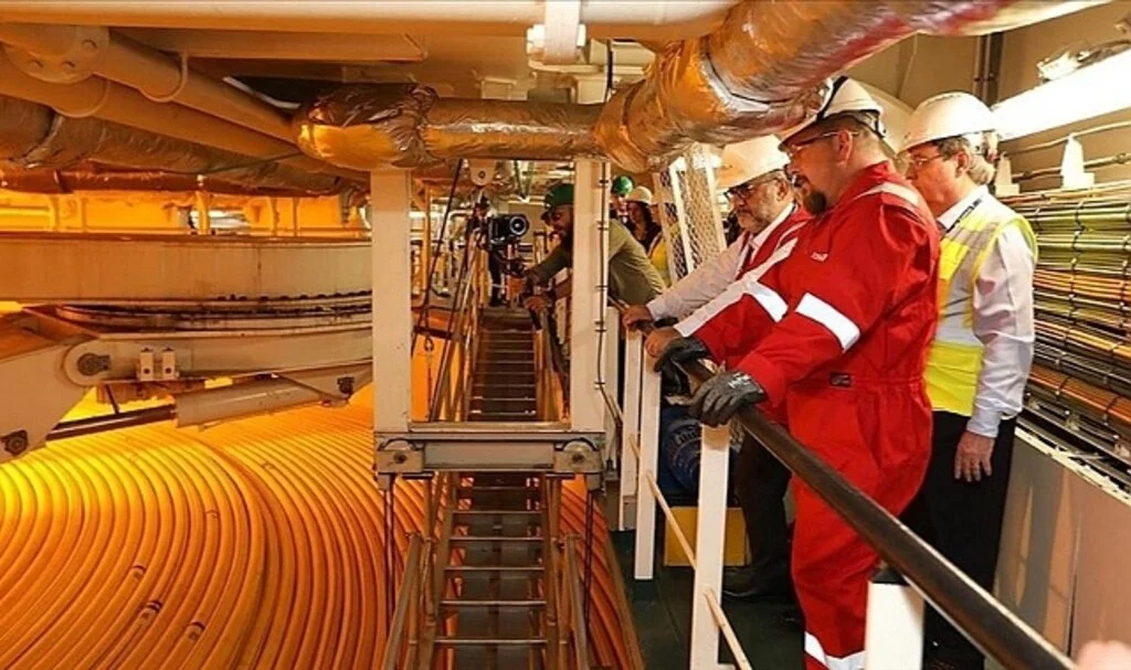 Karadeniz Gaz Sahası'nda kabloları denizin tabanına döşeyecek gemi bu hafta göreve başlayacak