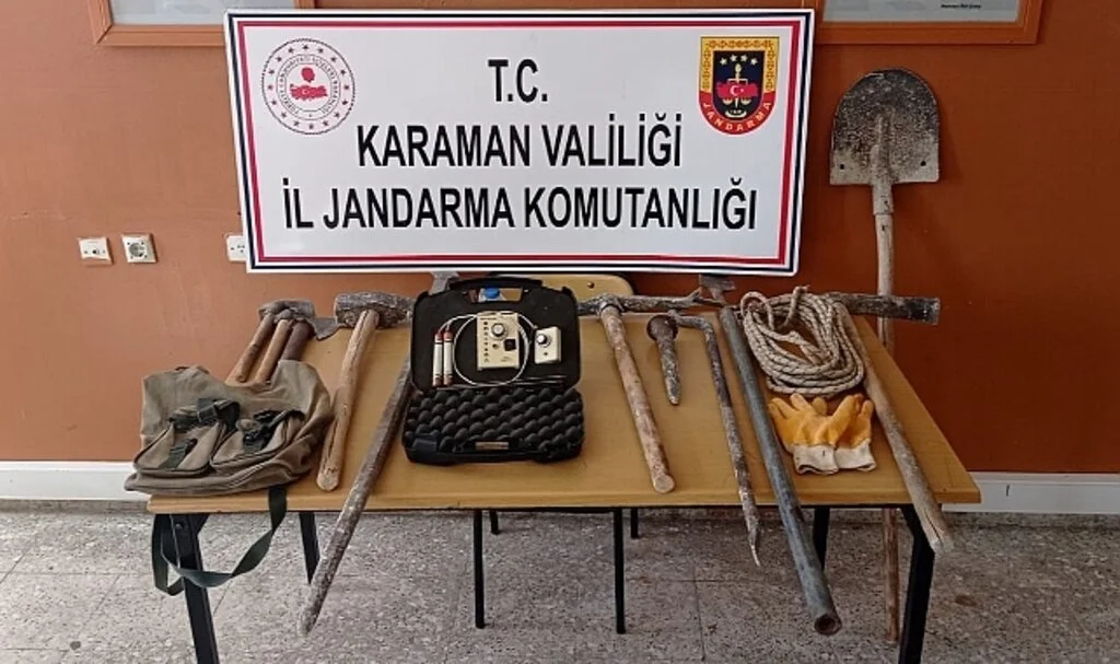 Karaman'da kaçak kazıya suçüstü: 4 gözaltı