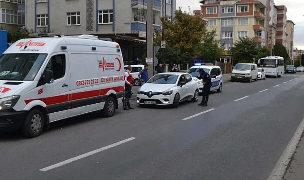 Kargo paketinde kimyasal sıvı patlaması: 2 yaralı