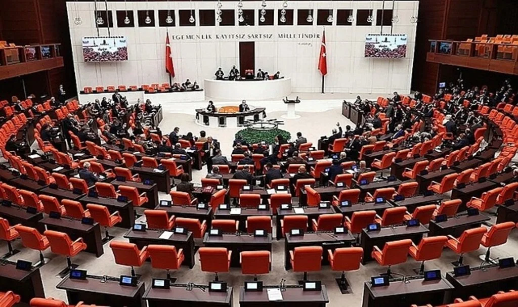 Katar Tezkeresi TBMM'den geçti