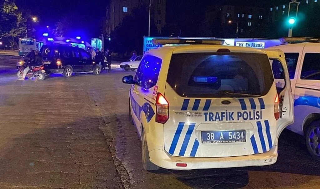 Kayseri'de 2 otomobil çarpıştı: 1 yaralı