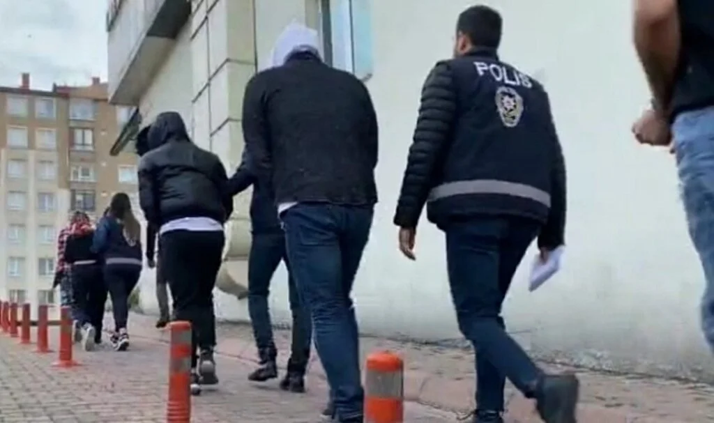 Kayseri'de nitelikli dolandırıcılık yapanlara darbe: 36 gözaltı
