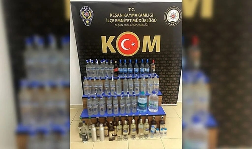 Keşan'da 81 şişe gümrük kaçağı alkol ele geçirildi