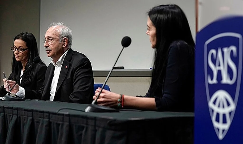 Kılıçdaroğlu ABD'de John Hopkins Üniversitesini Ziyaret Etti:"Gençlerimizin Dünya Gençliği İle Bağını Güçlendireceğiz"