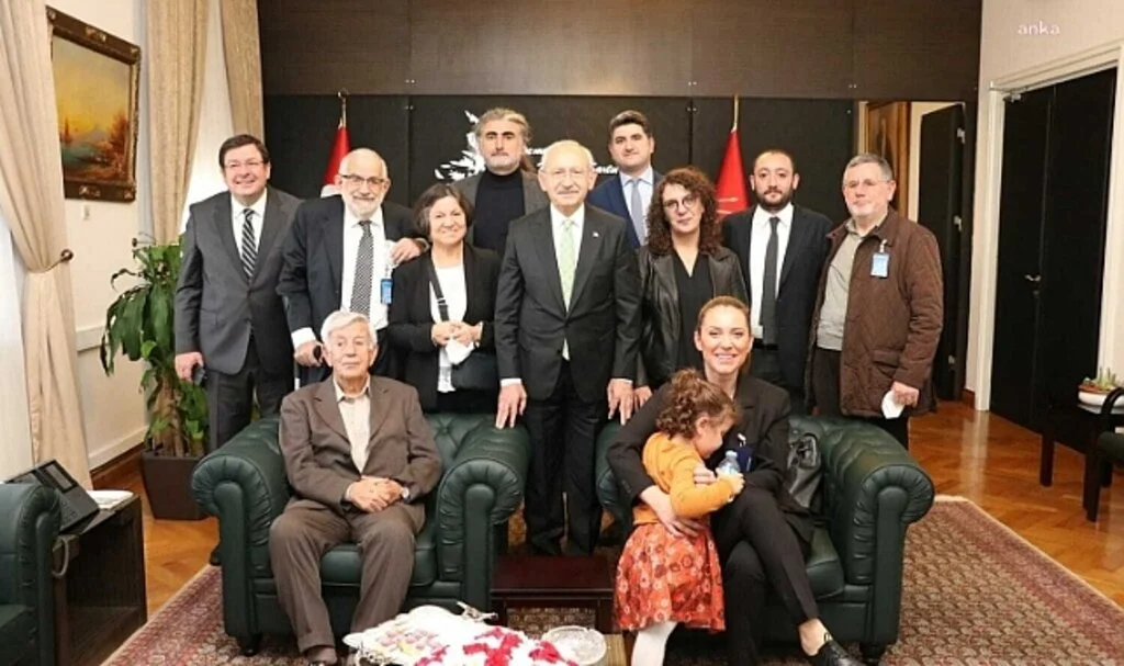 Kılıçdaroğlu Gezi Davası Tutuklularının  Ailelerini Mecliste Ağırladı :"Suçlu İşlemediler ki Niye Kaçsınlar"