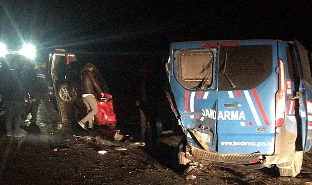 Kırklareli'nde kazaya müdahale eden jandarma ekibine otomobil çarptı, 1 uzman çavuş şehit oldu