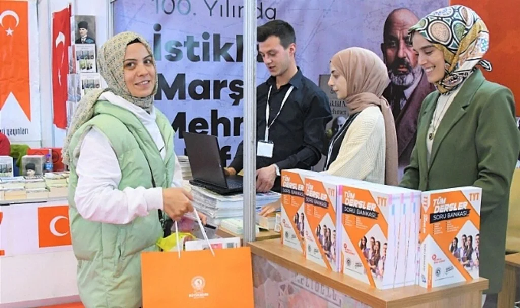 Kitap Fuarı'nda Samsun Büyükşehir Belediyesi standına yoğun ilgi