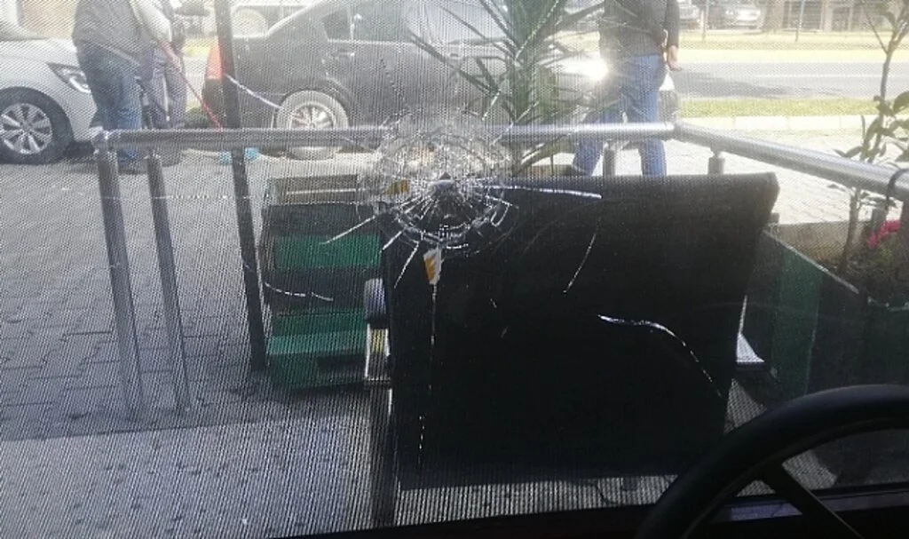 Kocaeli'nde oto galeriler kurşunlandı
