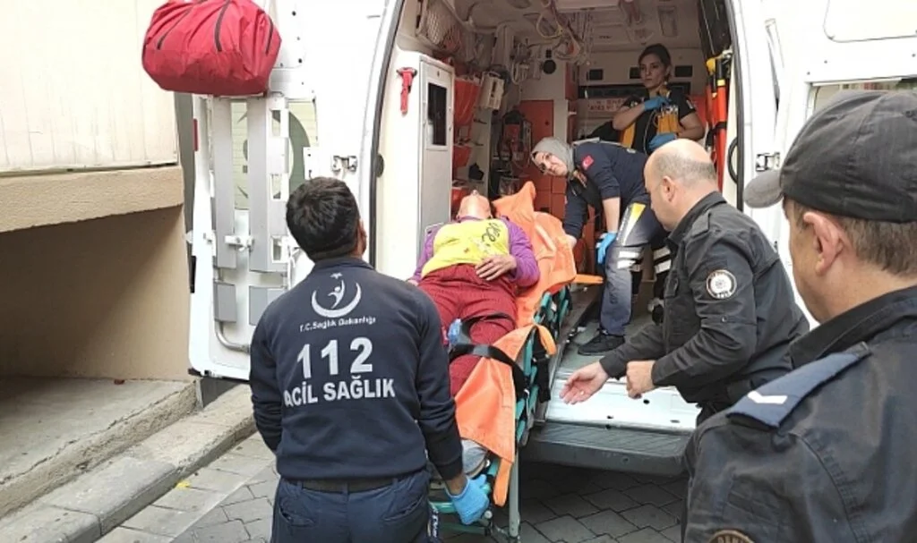 Kocasıyla tartışan kadın kendini bıçakladı