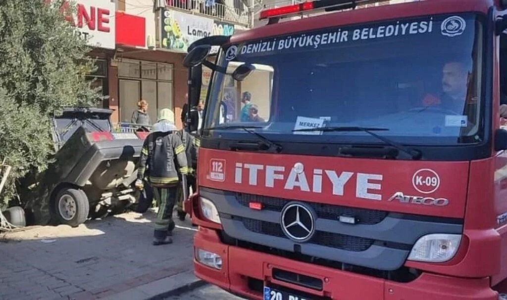 Kontrolden çıkan otomobil evin bahçesine çakıldı
