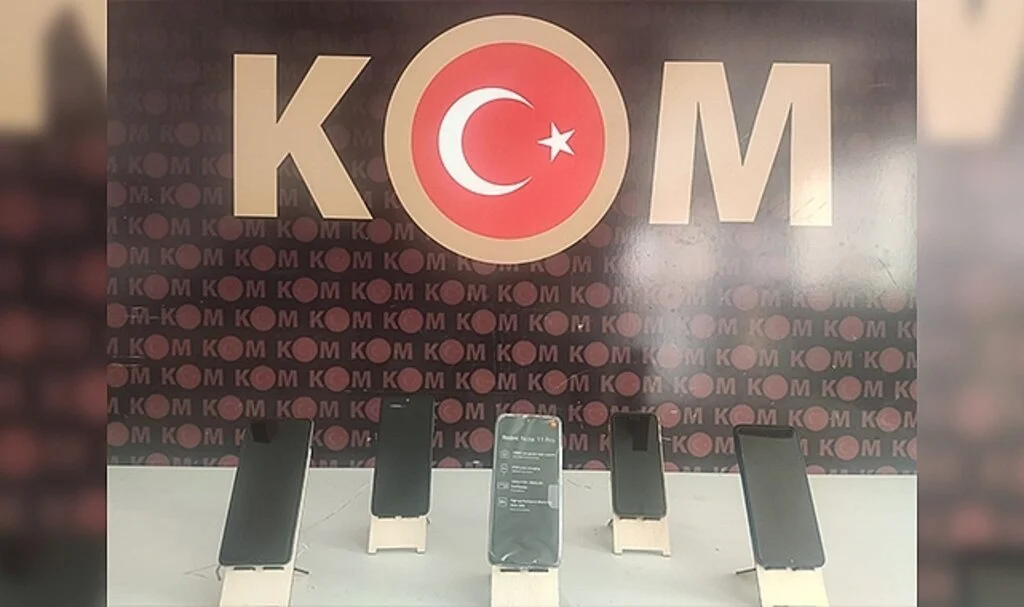 Konya'da 124 adet gümrük kaçağı telefon ele geçirildi